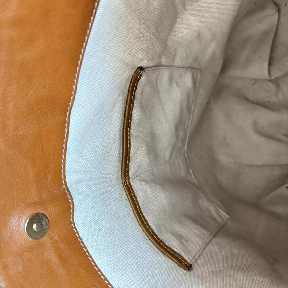 Classic HUGE Michael Kors Astor hobo bag in soft tan leather with signature gold - Picture 5 of 8